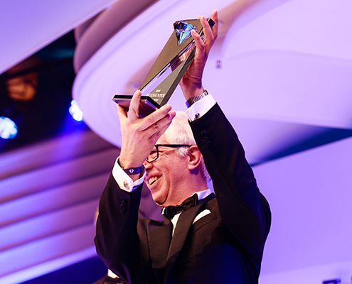 EXECUTIVE SERVICES GROUP Personalberatung mit ihrem ersten „Headhunter of the Year"-Award"